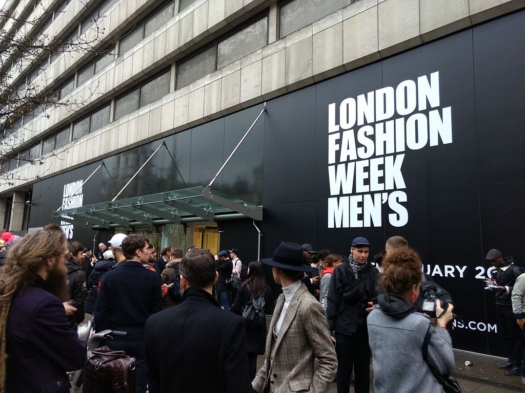 London Fashion Week AR